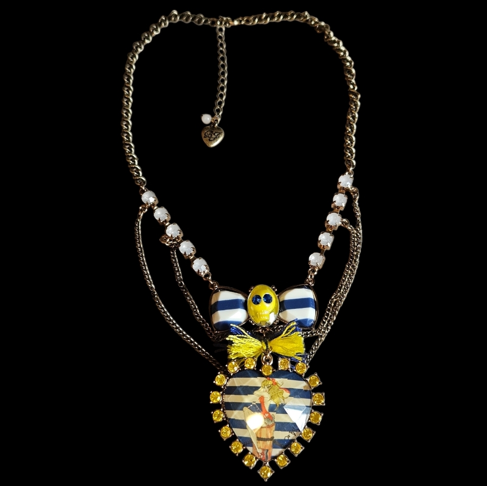 💀💙💛Betsey Sailor Pinup Gal with Skull "SHIP SHAPE" Collection - EPC💛💙💀 - Picture 9 of 10